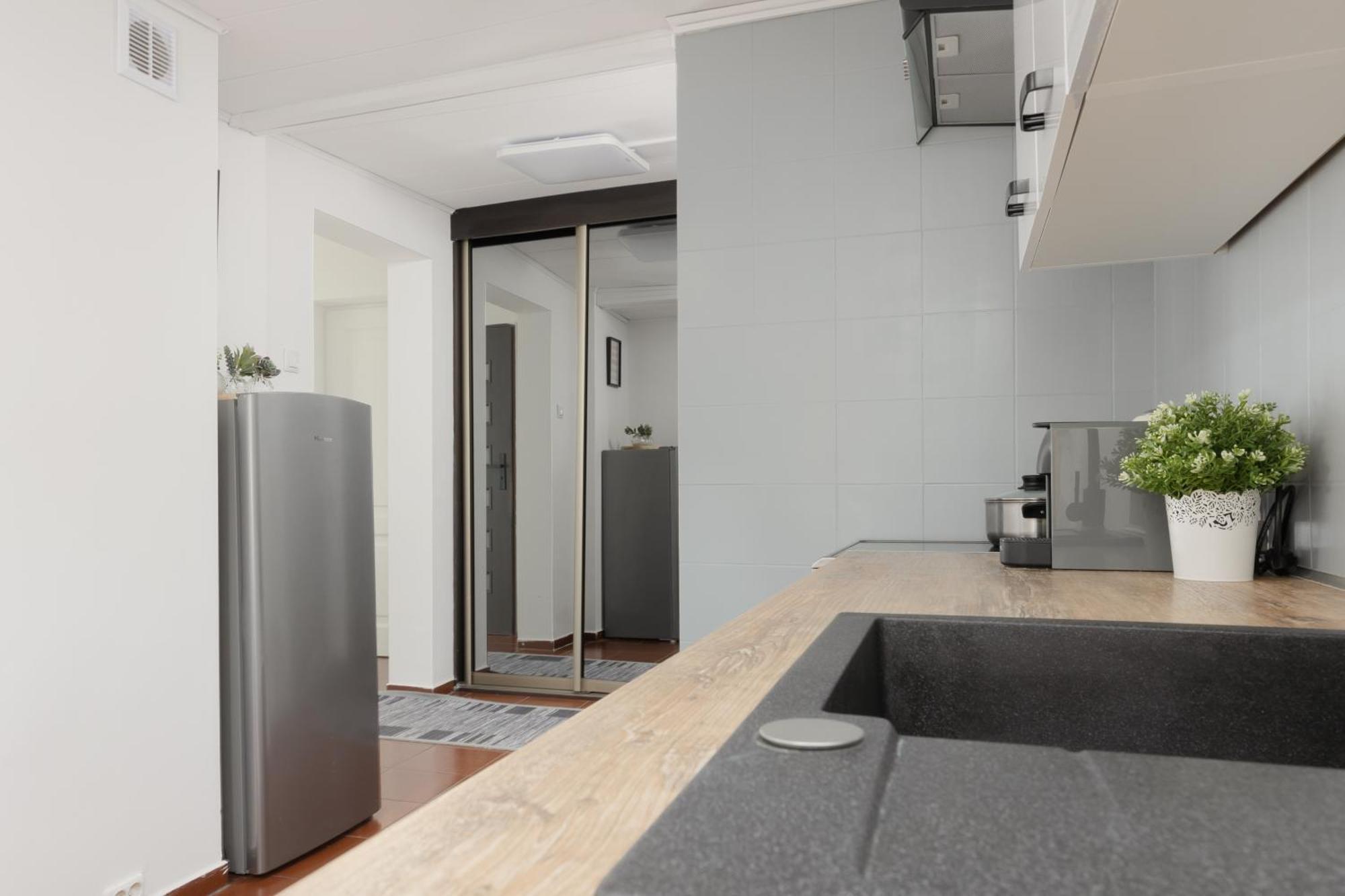 Metro Plac Wilsona Apartments Mickiewicza By Noclegi Renters Warszawa Eksteriør billede